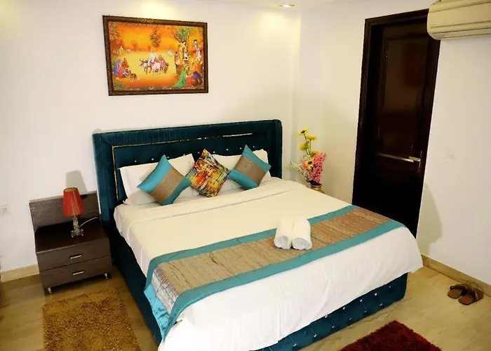 Divine India Service Apartment 3Bhk, J-215 Saket