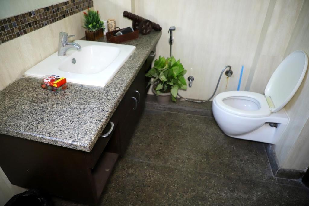 Divine India Service 3bhk, J-215 Saket Apartment *