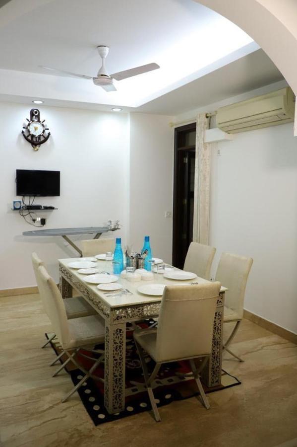 Divine India Service 3bhk, J-215 Saket *